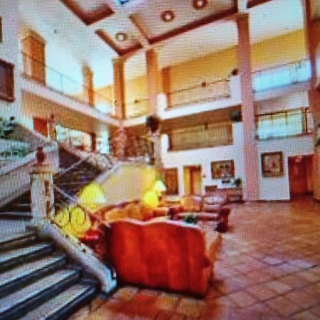 Barcelona Suites Albuquerque Bagian luar foto